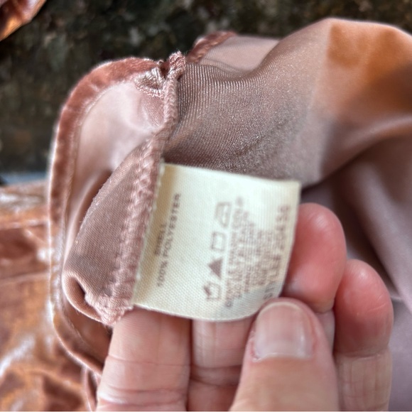 Mystree crushed velvet velour shimmery pink button down tunic top. Whimsigoth - Picture 12 of 16